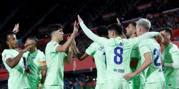 Barcelona menang 5-1 atas Mallorca, memperlebar jarak dengan Madrid. Simak hasil pertandingan dan analisisnya di sini.